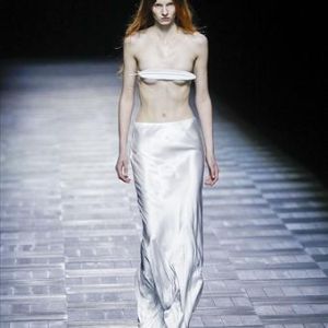 23AW巴黎女裝週-Ann Demeulemeester