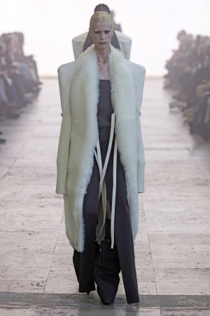 當代時尚的斷捨離：時尚界迎來「零皮草」新常態